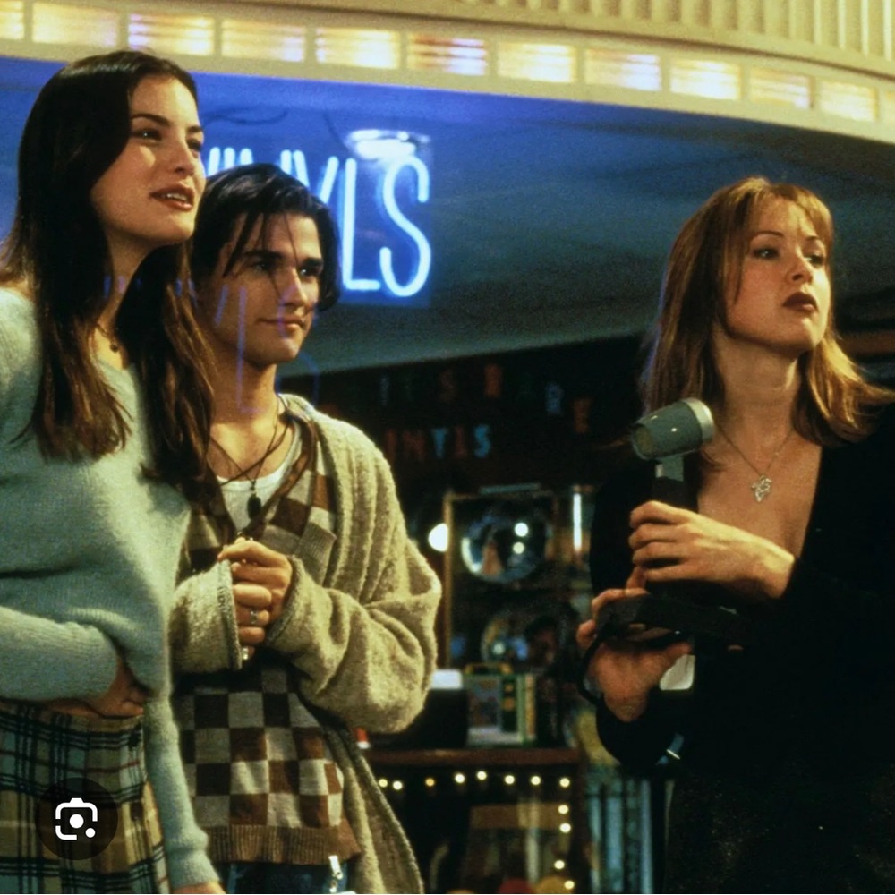 Levi’s Empire Records vibe 90s crop sweater